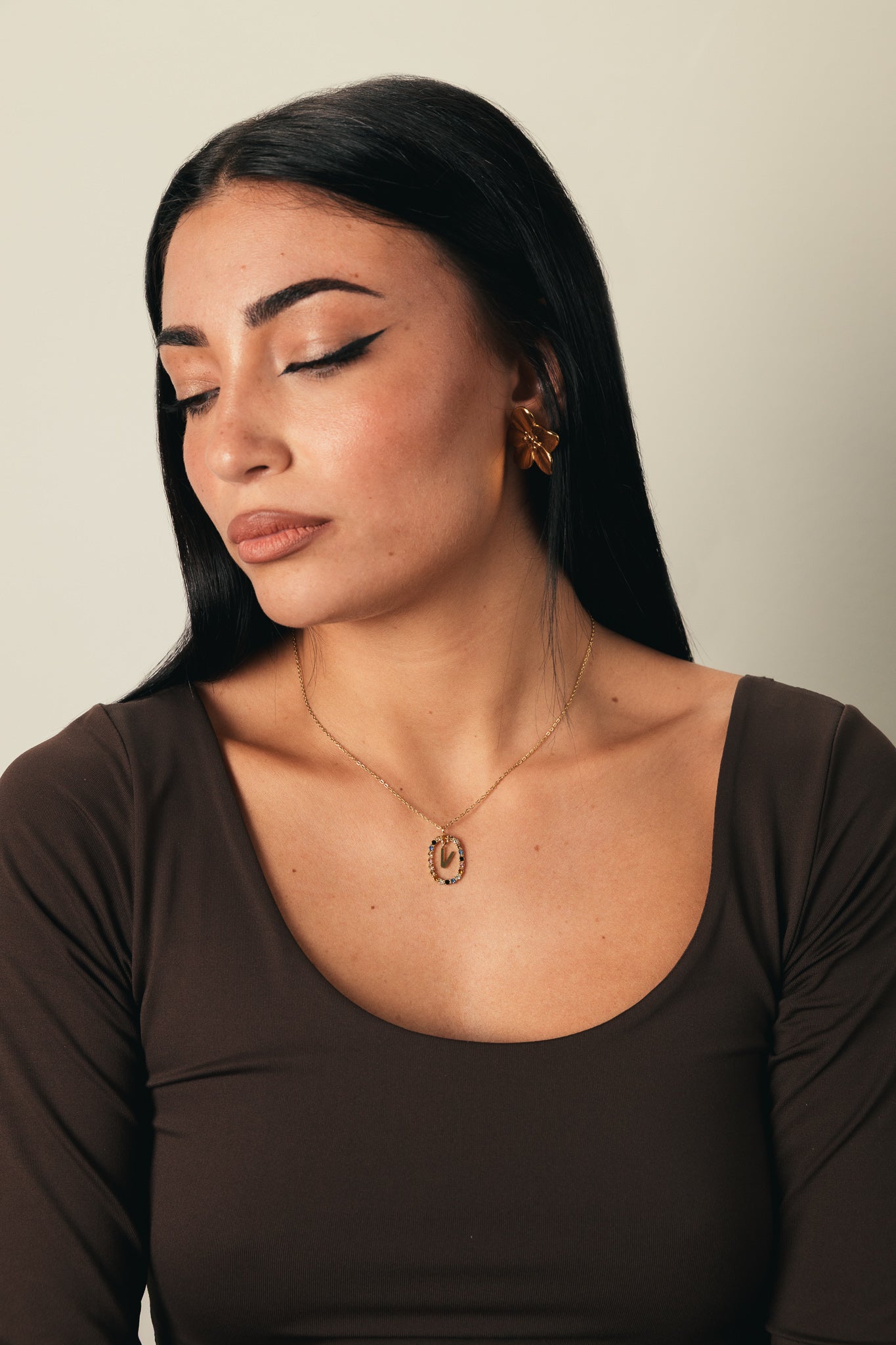 COLLANA CON LETTERA V